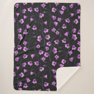 Cobertor Sherpa Bluebells à meia-noite, Harebeldes, Flores 2