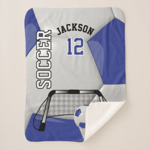 Cobertor Sherpa Bola de futebol azul e branca escura com texto ina