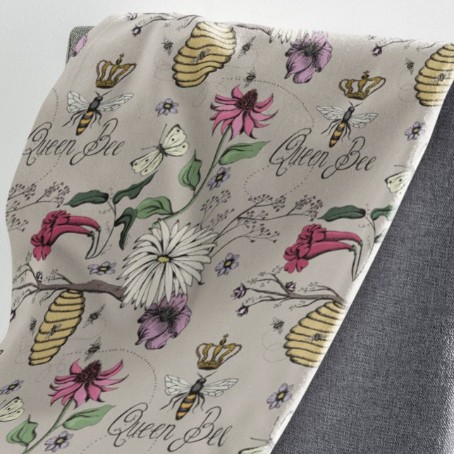 Cobertor Sherpa Botânica Greige Floral Queen Bee Pattern (Greige Queen Bee, Gold Crown, Beehive, Honeybees and Flowers, like Hibiscus, Daisies, & Cosmos.)