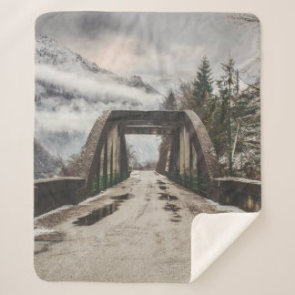 Cobertor Sherpa BRIDE DE ARTE CONCRETO DE cinza AO LADO DA ÁRVORE 