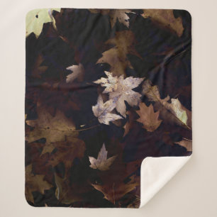 COBERTOR SHERPA BROWN MAPLE LEAVES
