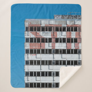 COBERTOR SHERPA CINZAS E LUZ POSTE PRETA