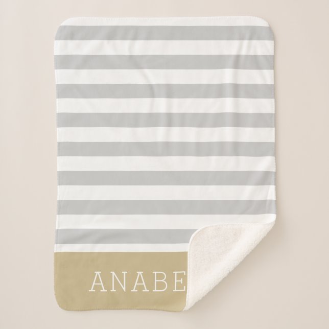 Cobertor Sherpa Cinzas e Stripes Douradas Monogramas | Cores editá (Frente)