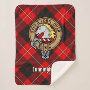 Cobertor Sherpa Clan Cunningham Crest sobre Tartan