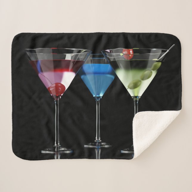Cobertor Sherpa Cocktails diferentes em copos de martini em preto (Frente (Horizontal))