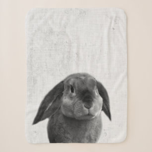 Cobertor Sherpa Coelho Peekaboo Preto e Branco Minimalista Berçári