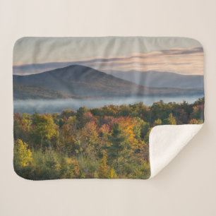 Cobertor Sherpa Cores de queda nas montanhas brancas