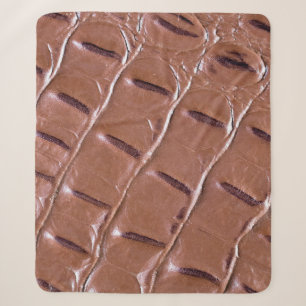 Cobertor Sherpa Crocodilo em couro texturizado em fundo abstrato,