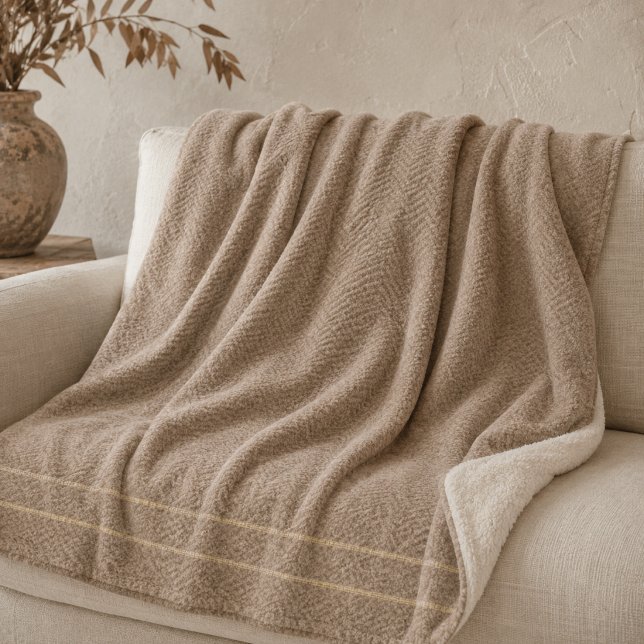 Cobertor Sherpa de Fios de Areia Macia (Minimal horizon detailing inspired by warm desert palettes and relaxed interiors)