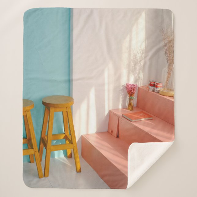 Cobertor Sherpa Duas fezes de bar de madeira amarela (Frente)