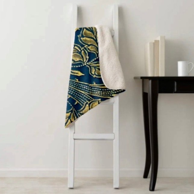 Cobertor Sherpa Elegância Flor de Ouro (3 different sizes: s (30"x40"); m (50"x 60"); l (60"x 80")  100% polyester printed mink.)