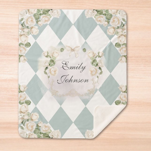 Cobertor Sherpa Elegant Monogram White Roses Green Leaves Diamond (In situ)