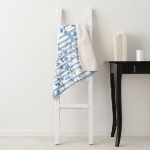 Cobertor Sherpa Elegantes Grandes Flores Azuis com Design Listrado