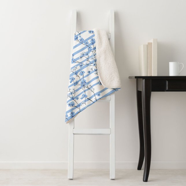 Cobertor Sherpa Elegantes Grandes Flores Azuis com Design Listrado (Criador carregado)