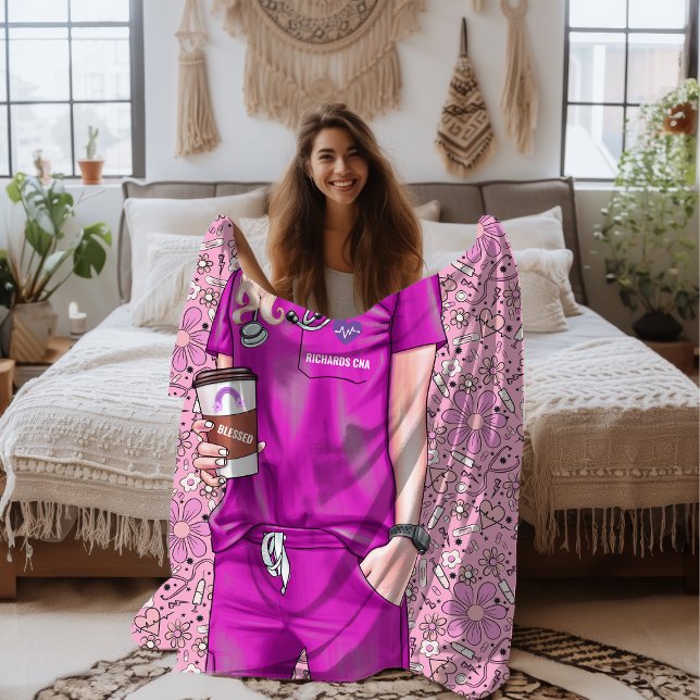 Cobertor Sherpa Enfermeira Branca Médica em Escrupulos Rosa (Image has been enhanced for details )