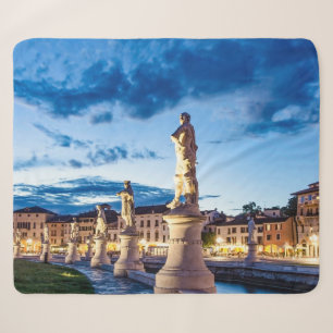 Cobertor Sherpa Fila de estátuas iluminadas em Padova