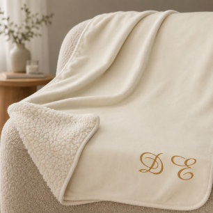Cobertor Sherpa Fleece monogramada minimalista bege creme