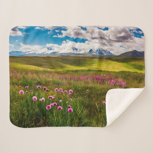 Cobertor Sherpa Flores | Montanhas Altai, Sibéria, Rússia (Frente (Horizontal))