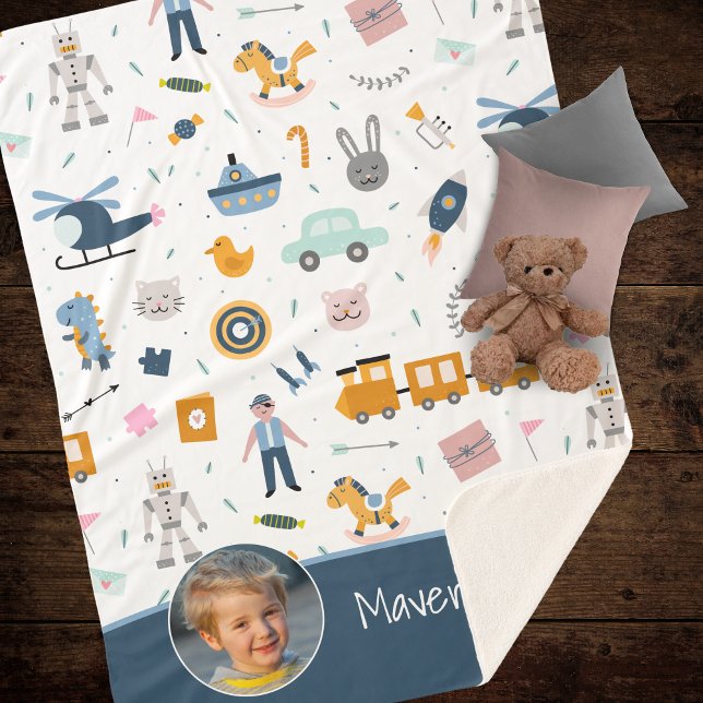 Cobertor Sherpa Foto e nome do Menino, Padrão de Crianças Bonitas, (Add a photo and name to this adorable Sherpa blanket pattern for little boys!)