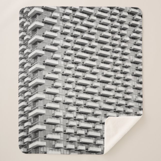 Cobertor Sherpa Gray concrete building (Frente)