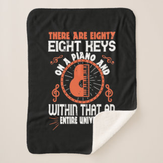 Cobertor Sherpa Há Oitenta Chaves Em Um Piano