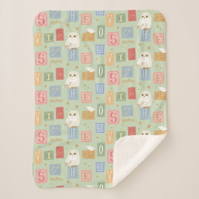 Cobertor Sherpa Hedwig Post Letter Block Pattern (Frente)