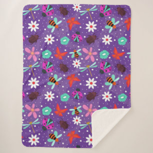 Cobertor Sherpa Insetos Coloridos e Flores em um Fundo Roxo