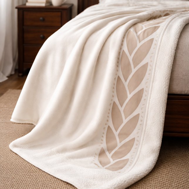 Cobertor Sherpa Ivory Taupe Braid Sherpa Blanket (Wide taupe braid overlays bring soft contrast and visual structure to ivory-toned spaces)