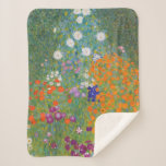 Cobertor Sherpa Jardim Flor (por Gustav Klimt)<br><div class="desc">Este design apresenta uma pintura do artista austríaco Gustav Klimt (1862-1918). É uma representação de um belo jardim floral no estilo impressionista típico de Klimt. As flores quase parecem estar transbordando, e é impossível não se sentir otimizado por sua beleza. A obra original foi concluída em 1907 e seu título...</div>