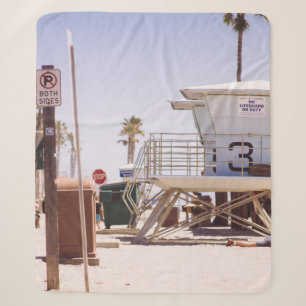 Cobertor Sherpa Lifeguard houses under bright skty