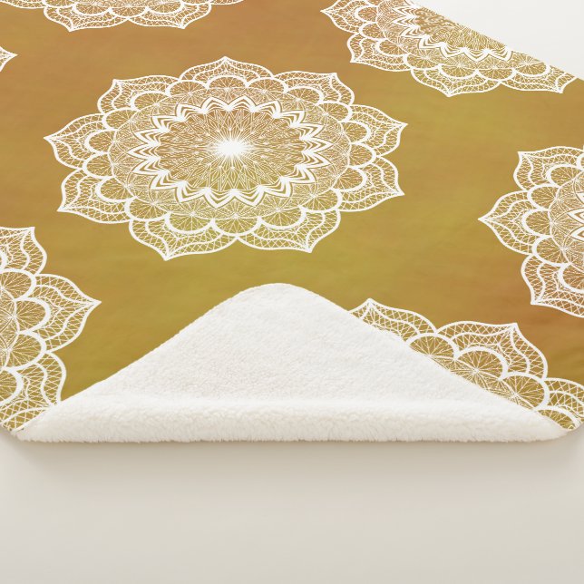 Cobertor Sherpa Mandala Branco em Fundo Dourado (3/4)