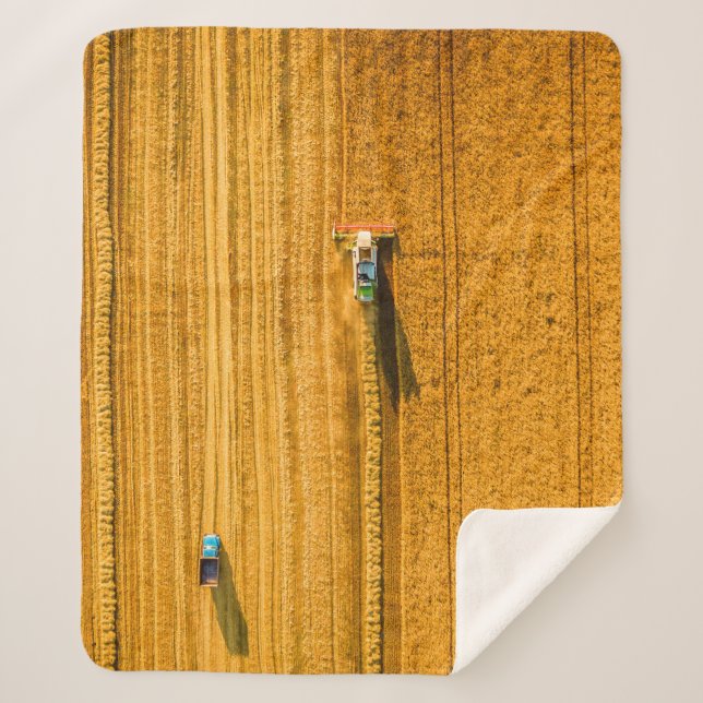 Cobertor Sherpa Máquina de Harvester trabalhando em campo. Escarpa (Frente)