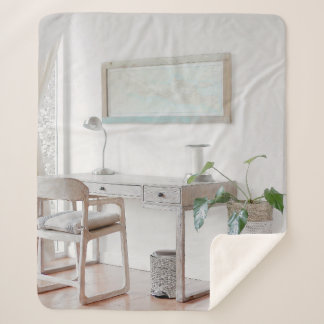 COBERTOR SHERPA MESA VAZIA PERTO DA CURTINA