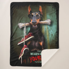Cobertor Sherpa Minhas Coisas, Sua Vida: Dobermann Dog & Bone - En