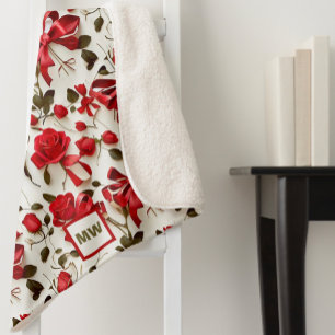 Cobertor Sherpa Monograma de rosas vermelhas de coquetes e arcos