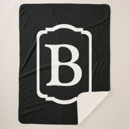 Cobertor Sherpa Monograma Simples Preto e Branco Emoldurado