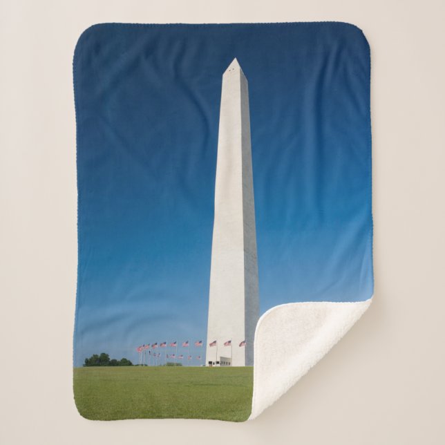 Cobertor Sherpa Monumentos | Monumento a Washington com Bandeiras (Frente)