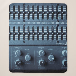 Cobertor Sherpa Muitos botões de um mixer de som em um estúdio d