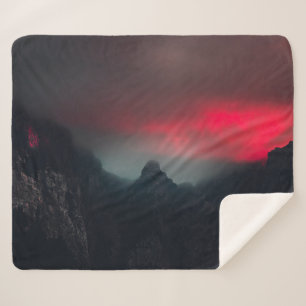 Cobertor Sherpa Nuvens a arder, nevoeiro e montanhas