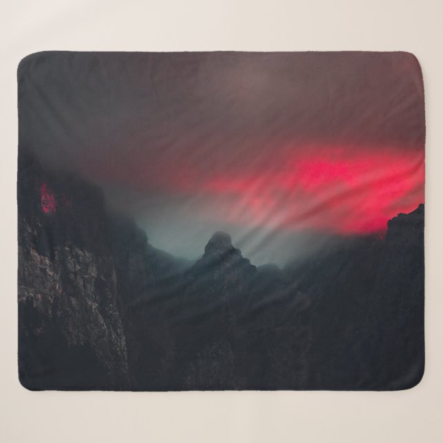 Cobertor Sherpa Nuvens a arder, nevoeiro e montanhas (Frente (Horizontal))