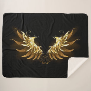 Cobertor Sherpa Ouro Angel Wings sobre fundo preto