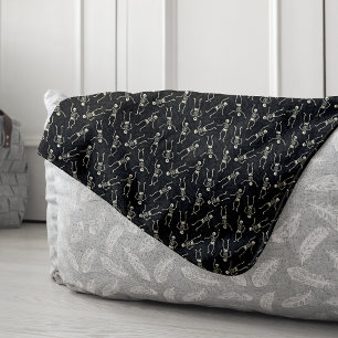 Cobertor Sherpa Padrão de esqueleto de Halloween preto e bege