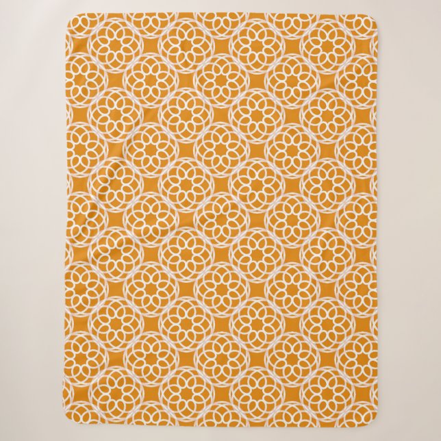 Cobertor Sherpa Padrão Geométrico Branco Laranja Sem Olhos (Frente)