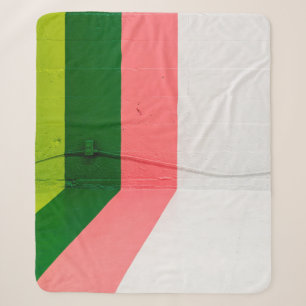 Cobertor Sherpa Parede branca, rosa, verde e amarela pintada