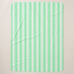 Cobertor Sherpa Pastel verde e tiras doces brancas