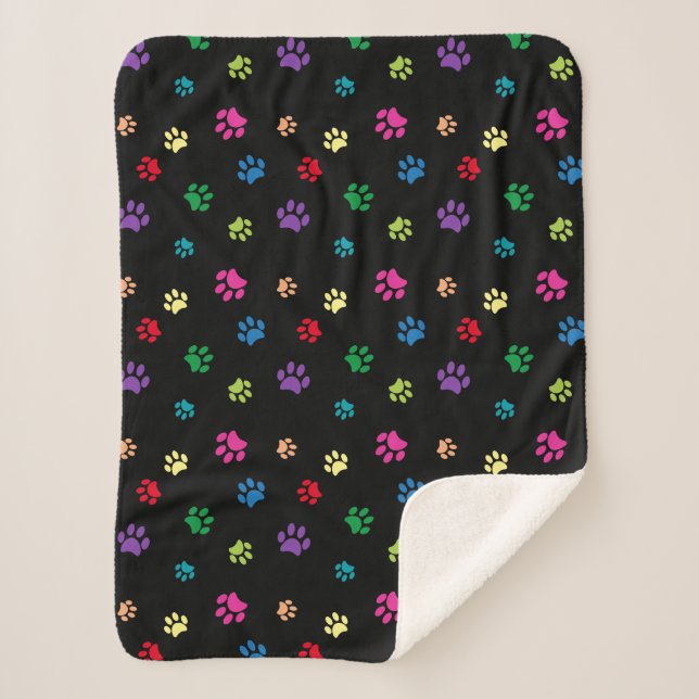 Cobertor Sherpa Patas Pintadas com Cores do Arco-íris em Preto (Frente)