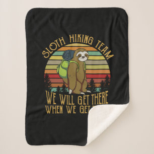 Cobertor Sherpa Presente de Camper   Vintage Sloth Hiking Team Ani