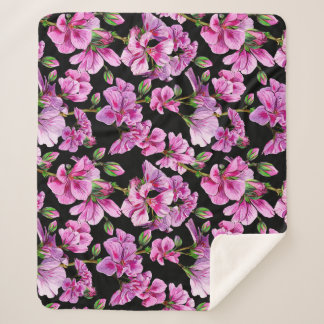 Cobertor Sherpa Ramais de gerânio, bordos cor-de-água rosa.