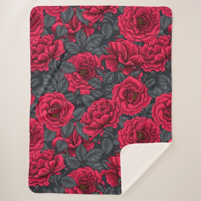 Cobertor Sherpa Red roses with gray leaves on black (Frente)