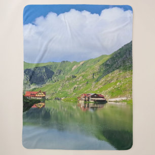 Cobertor Sherpa Reflexo do Lago Bâlea – Impressão Alpina dos Cárpa